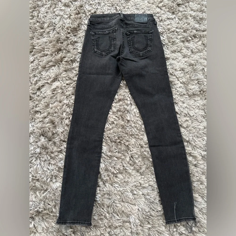 True Religion Mid Rise Super Skinny Jeans – Charcoal – Size 23 - Picture 8 of 15
